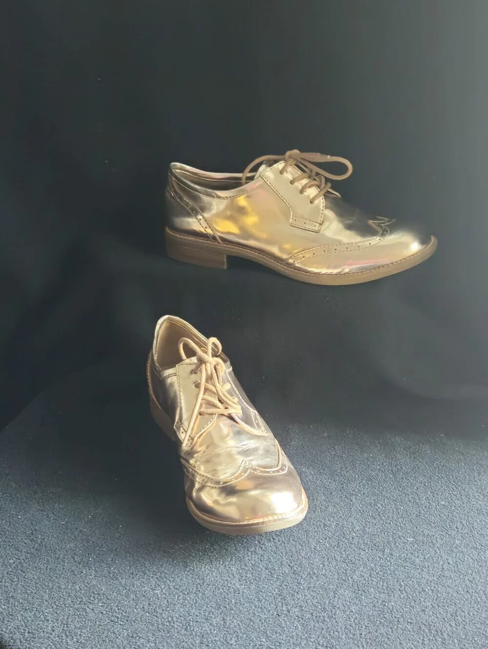 Gianni Bini Metallic Gold-Copperish Wingtip Round Toe Oxfords - Size 9.5